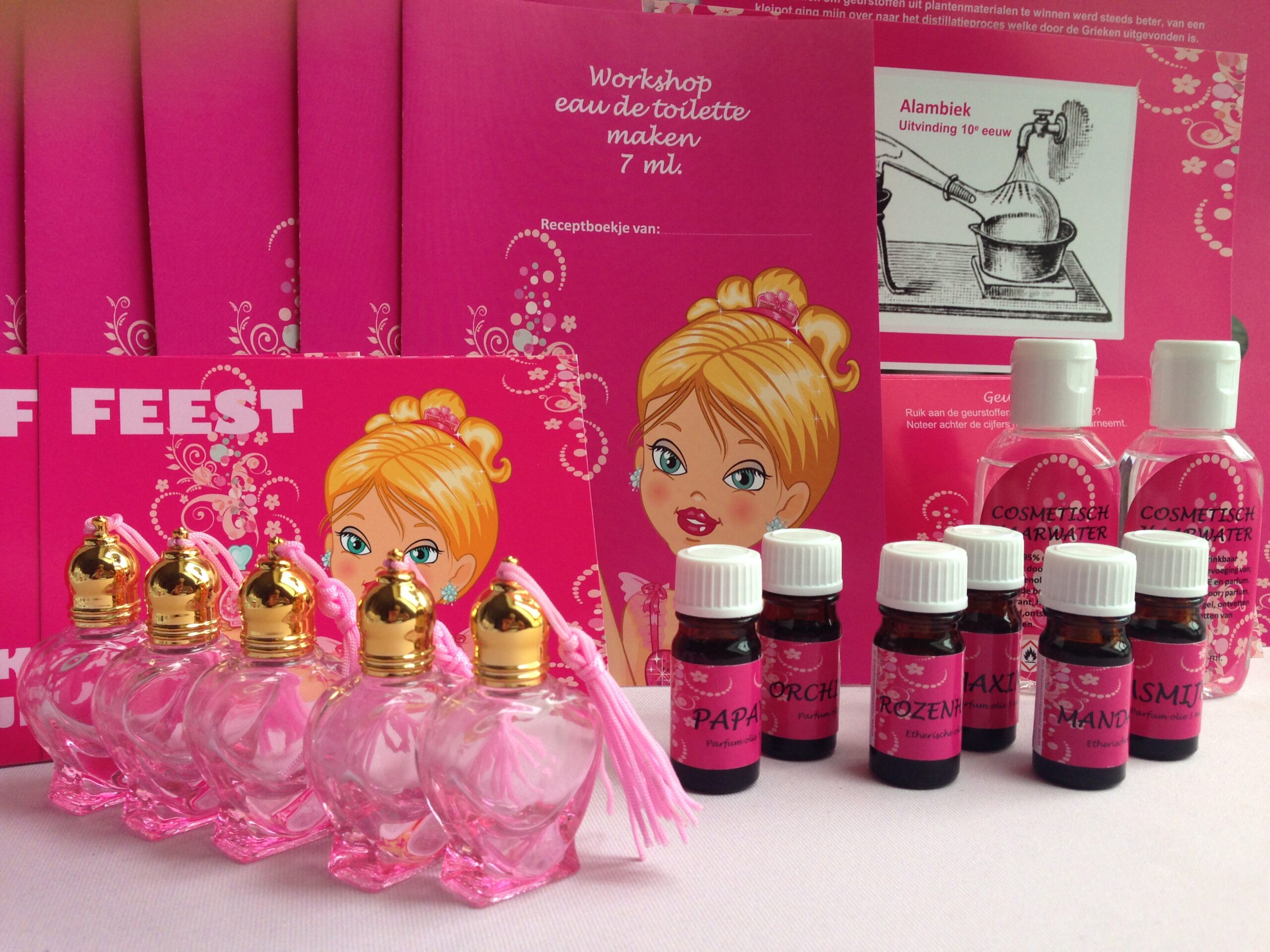 Fantastisch compleet thuis workshop pakket parfum maken voor 5 kinderen met uitbreidings mogelijkheden.